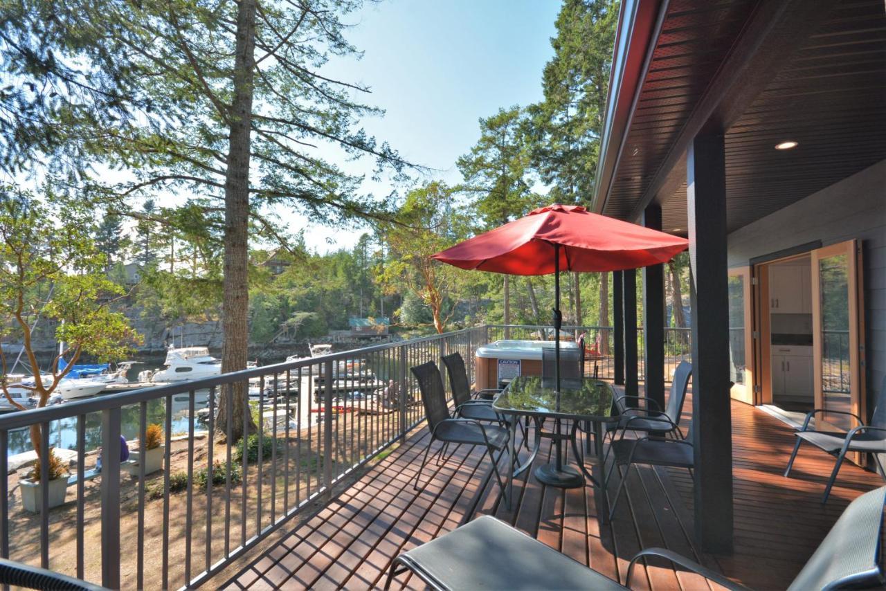 Pender Harbour Resort & Marina Garden Bay Exterior foto